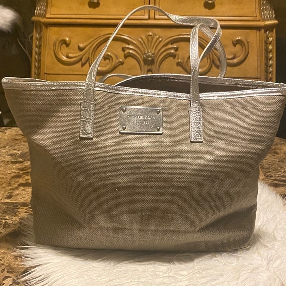 Michael Kors Metallic Silver Tote Bag - Picture 1 of 9